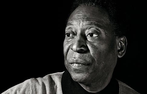 Pelé segue internado após problemas em exames de rotina