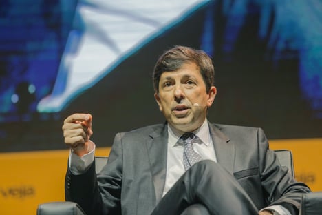 “Ideias equivocadas e omissão de fatos”, diz Amoêdo, sobre artigo de Mantega