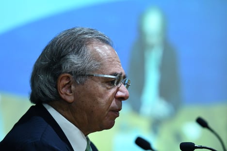 Bolsonaro pede a Guedes minuta de MP para recriar Ministério do Trabalho
