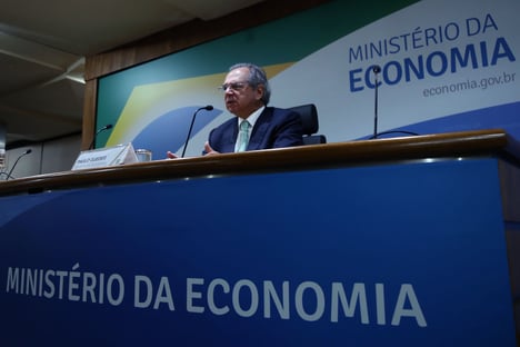 “Isso é decisivo, não pode”, diz Guedes sobre cisão de Economia