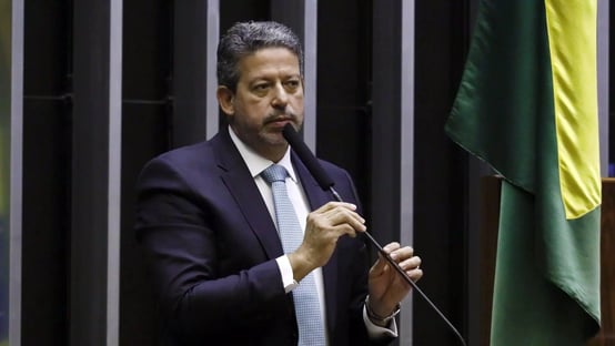 Liberais e conservadores pedem a Lira menos comissões e obstruções na Câmara