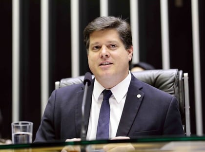 Quem tem de correr atrás de voto é Baleia Rossi
