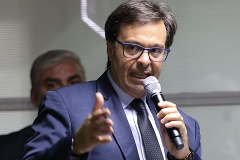 Ministro do Turismo comemora ‘superlotação’ das praias