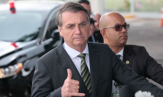 Bolsonaro assina MP para liberar R$ 20 bi para compra de vacinas