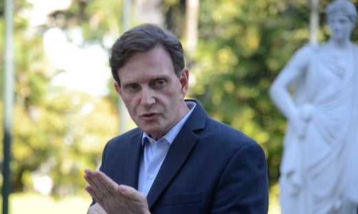 Crivella deixa prisão domiciliar para ir a enterro da mãe