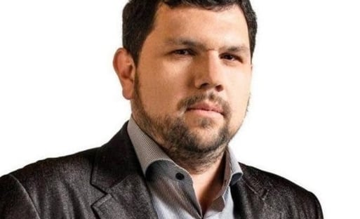 Alexandre de Moraes mantém blogueiro bolsonarista preso
