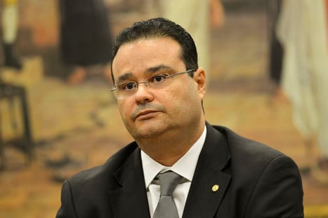 “Desenha-se uma crise entre Poderes”, diz deputado sobre CPI da Covid