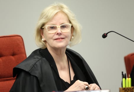 Em meio à crise institucional, Rosa Weber pede “fé no regime democrático”