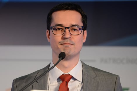 Deltan ataca ideia de nomear advogado de Lula para o STF