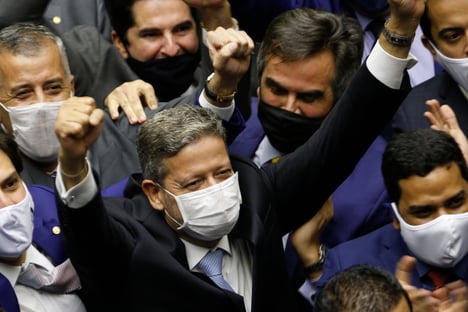 Lulistas e bolsonaristas articulam CPI da Lava Jato