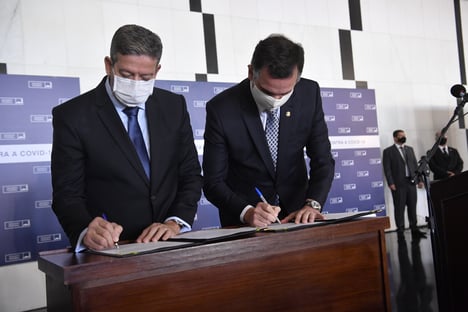 Lira e Pacheco embarcam para Roma para Cúpula de Presidentes de Parlamentos