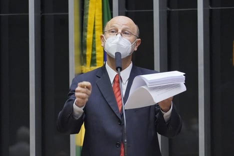 É a base bolsonarista preocupada em não ter Bolsonaro no 2º turno