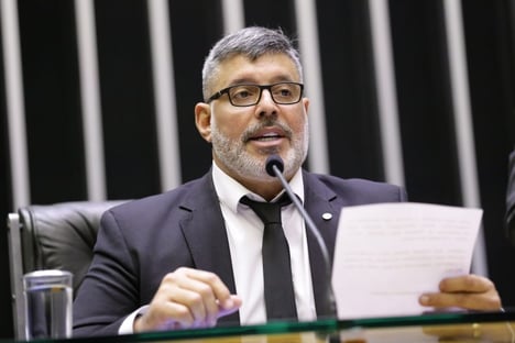Frota entra com pedido de cassação de Daniel Silveira