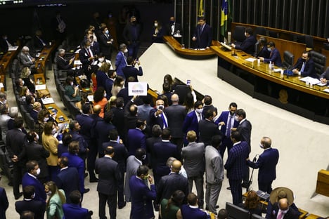 Bancada da bala quer blindar policiais de efeitos da PEC Emergencial
