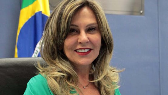 Lindôra cumpre tabela ao questionar arquivamento de investigações sobre Esteves
