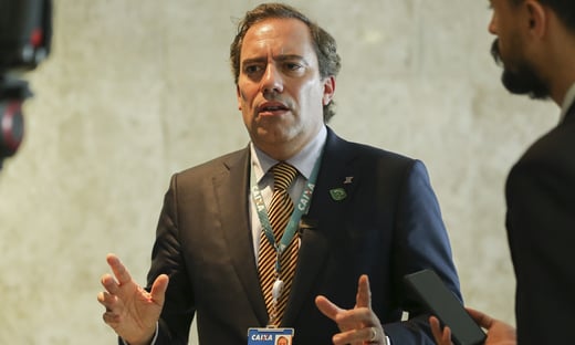 Funcionárias protestam contra Guimarães na sede do Banco