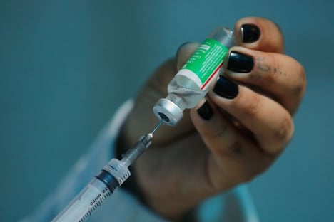 Senado derruba veto e permite incentivo para indústria veterinária produzir vacina contra Covid