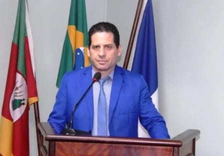O vereador gaúcho tem uma ideia: chuva de álcool em gel