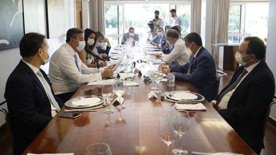 Lira debate voto impresso em almoço com líderes