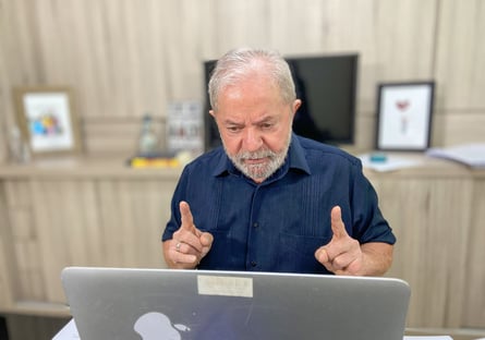 Lula nega conversa com militares e diz que desfile foi “patético”