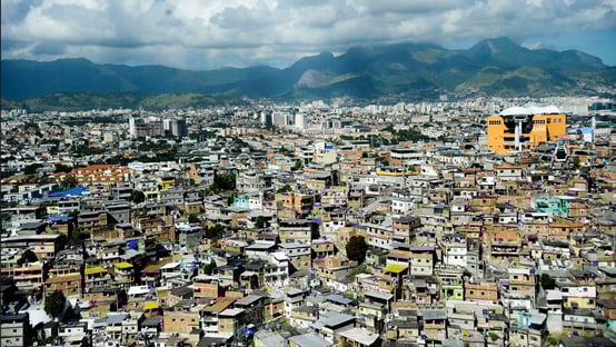 Total de favelas mais que dobra em dez anos