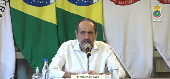 Kalil anuncia novas restrições em BH; restaurantes só poderão fazer delivery