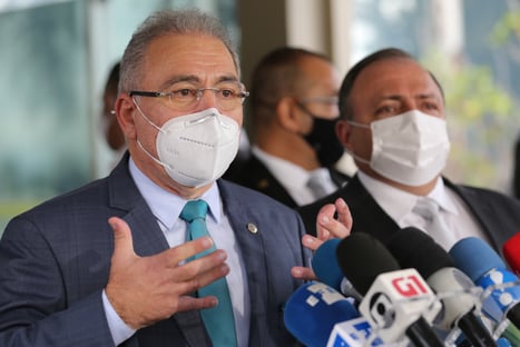 “Queiroga reza a mesma cartilha”, diz Pazuello sobre condução do Ministério da Saúde