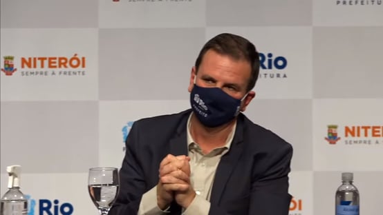 Paes defende candidatura de Felipe Santa Cruz