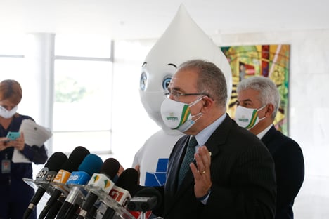 Fica com essa coisa de contar doses de vacina, diz Marcelo Queiroga, sobre atrasos na vacinação
