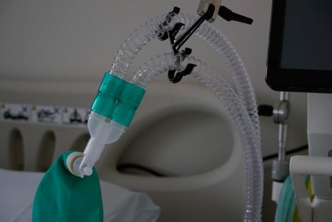 Anvisa não envia e-mail e reunião emergencial sobre kit intubação é cancelada