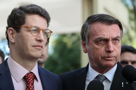 Fim do desmatamento ilegal depende de desenvolvimento da economia, diz Bolsonaro