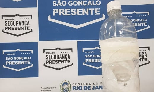 Técnica de enfermagem é presa com restos de vacina contra a Covid