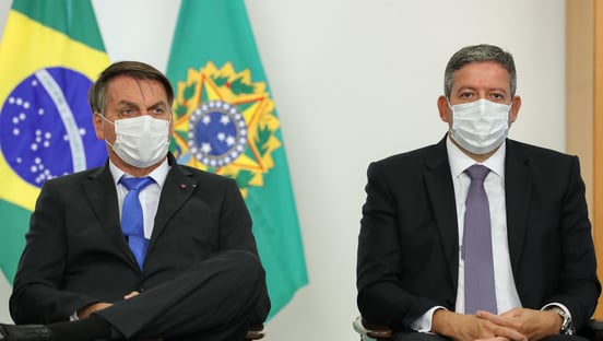 “Vamos aguardar que as esferas partidárias resolvam”, diz Lira, sobre ida de Bolsonaro ao PP