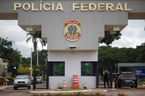Desenvolve a corrupção