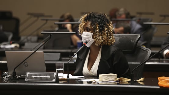 9 x 0 – Deputada Dani Monteiro vota pelo impeachment de Witzel