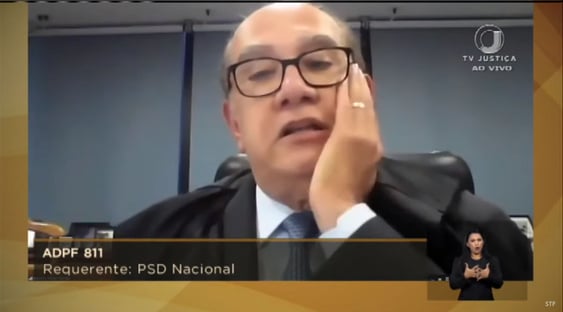 Gilmar comanda
