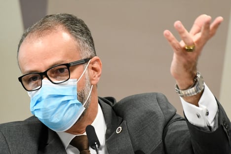 Presidente da Anvisa cobra retratação de Bolsonaro após ataques