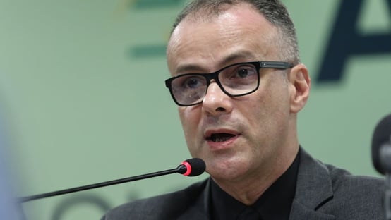 “Esses quatro jogadores precisam ser deportados”, diz presidente da Anvisa