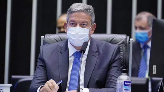 Lira defende “colocar um freio” no Ministério Público