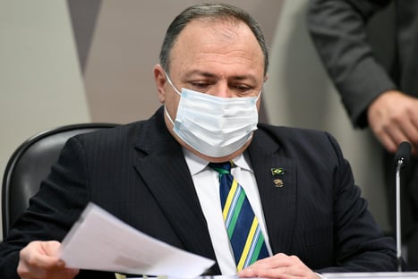Pazuello desmente CEO da Pfizer e Wajngarten e diz que deu respostas à empresa; Aziz propõe acareação