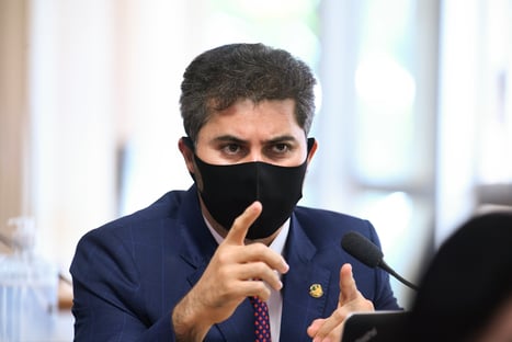Relator rebate críticas a MP que privatiza Eletrobras