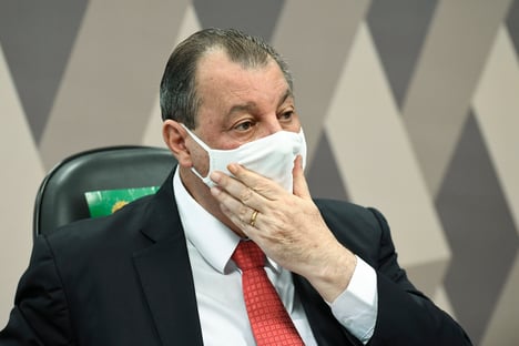 CPI da Covid: governadores pedem que Aziz reconsidere convocações