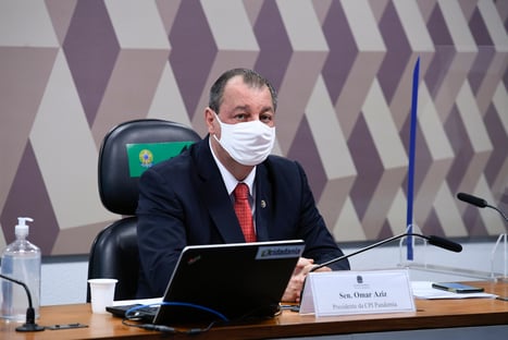 Bolsonaro, perca seu tempo em salvar vidas: compre vacina, diz Omar Aziz