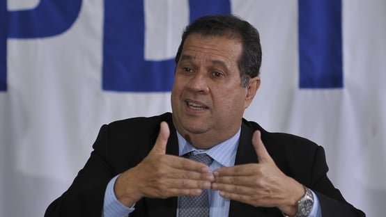 Na briga com o PT, Lupi compara Ciro Gomes com Brizola
