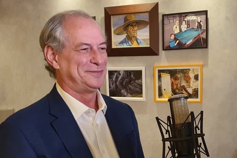 Ciro Gomes diz que Lula é “passado irracional”