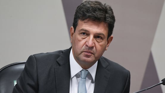 Auxílio emergencial mal pensado praticamente forçou segunda onda no Brasil, diz Mandetta