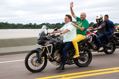 Rosa Weber envia à PGR notícia-crime contra Bolsonaro