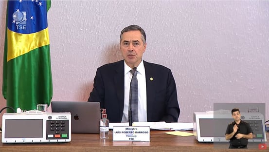 Barroso se diz “extremamente feliz” com fala de Bolsonaro elogiosa ao voto eletrônico