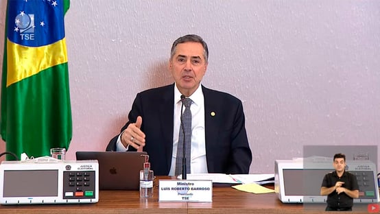 Barroso defende a senadores a implantação do voto distrital misto