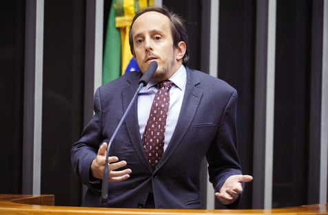 Bancada do Novo tentará retirar de pauta a PEC do Gilmar